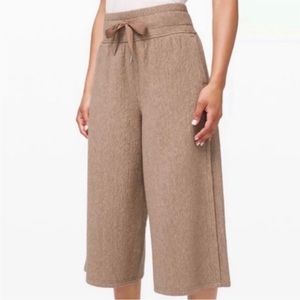 Lululemon wide leg crop pants 8